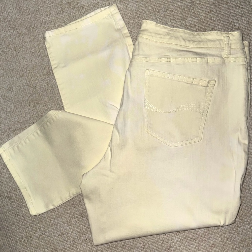Bandolino Mandie White Straight Leg Stretch Jeans, Sz 18 (see meas)